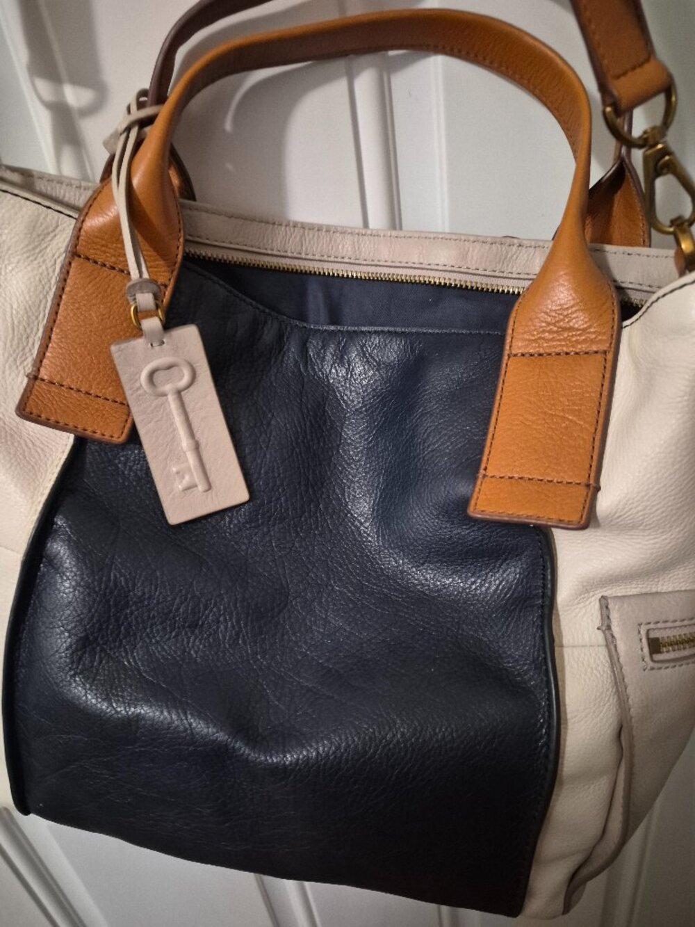 Fossil leather cream and beige handbag
